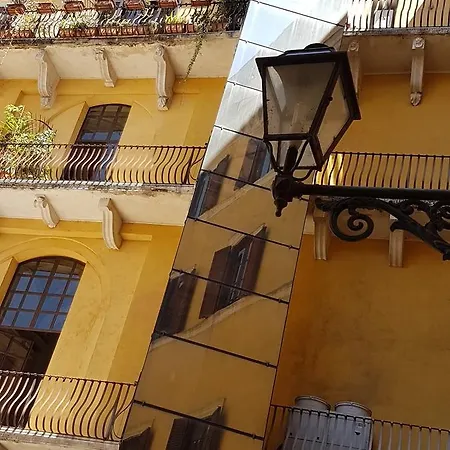 La Casa Dell'orologio Di Palazzo Berardi Rome