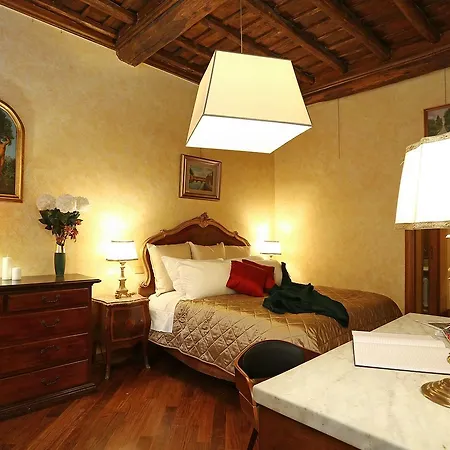 La Casa Dell'orologio Di Palazzo Berardi רומא